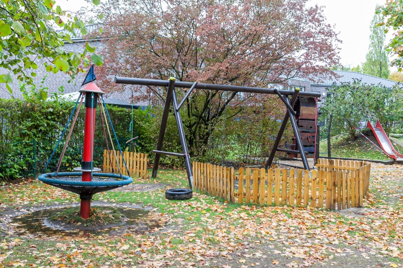 Unterschiedliche Spielgeräte ermöglichen unseren Kindern vielfältige Bewegungserfahrungen.